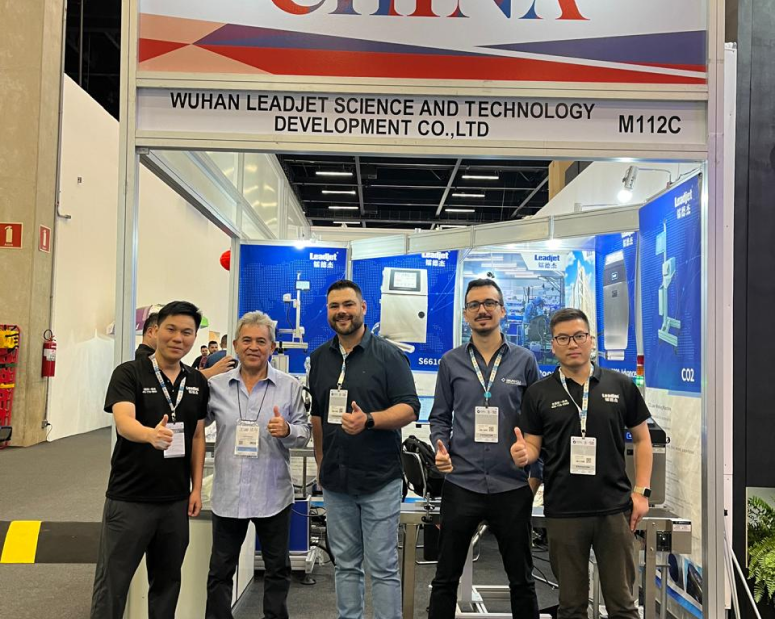 Equipo de E-Tech Technologies & Services en Fispal Brasil 2024